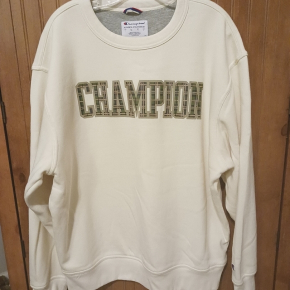 CHAMPION WOMEN'S CREAM COLORED SWEATSHIRT SIZE L NWOT